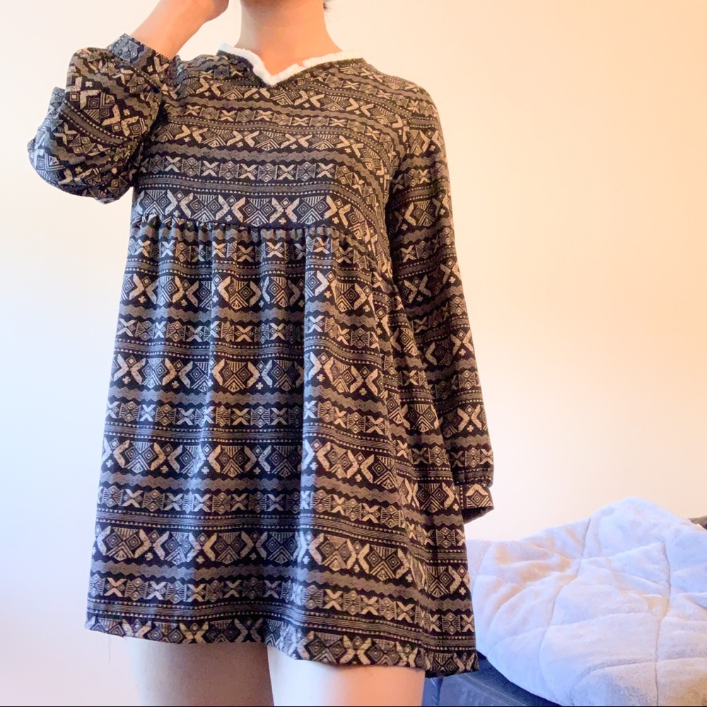 Patterned Flowy Short Dress